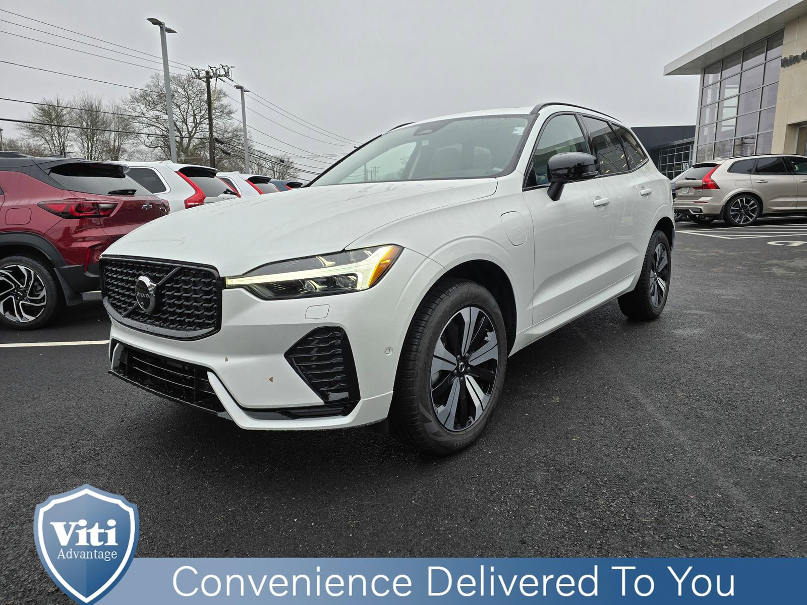 Certified 2025 Volvo XC60 T8 Plus w/ Climate Package image 4