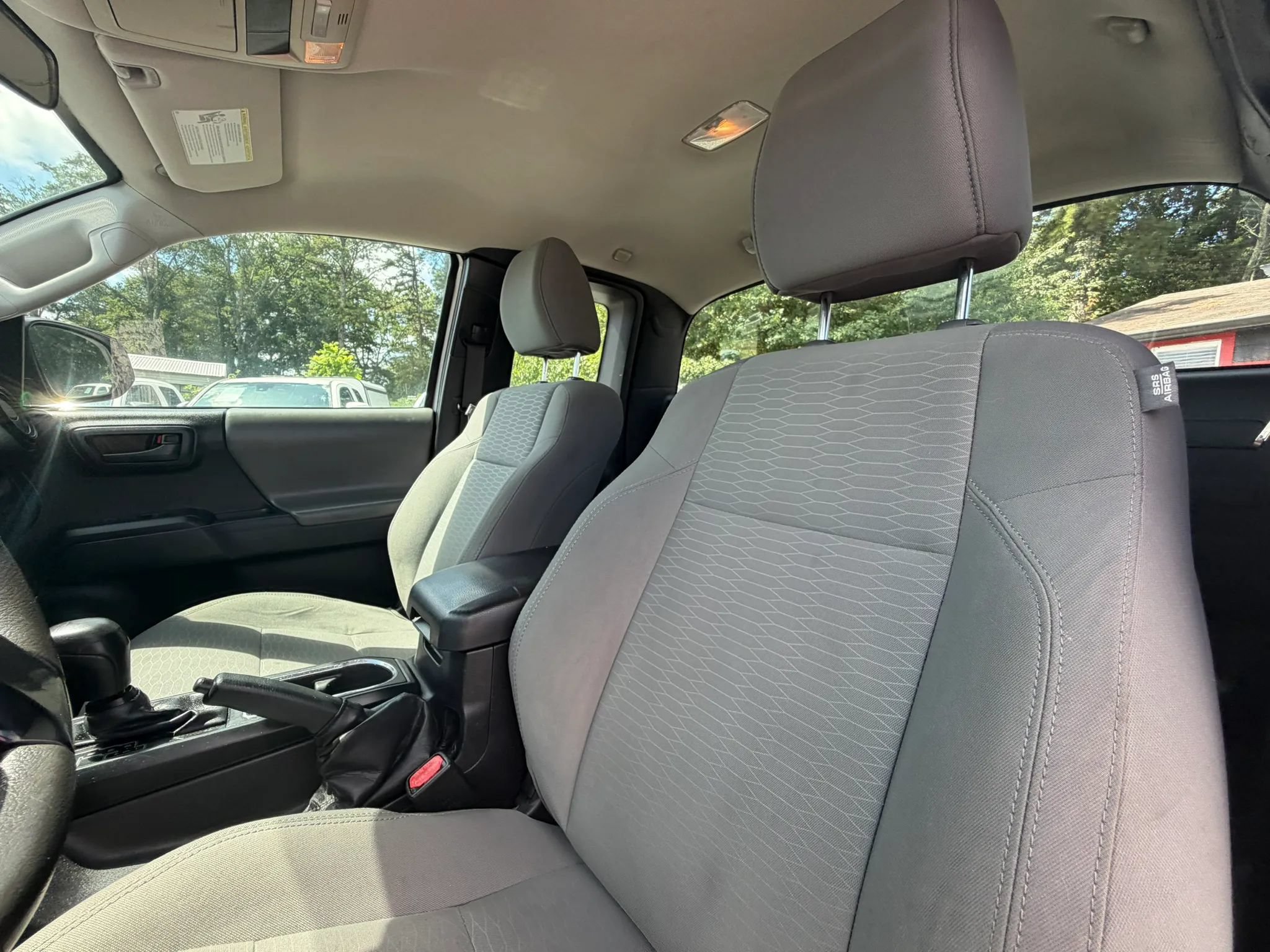 Used 2016 Toyota Tacoma SR RWD image 13
