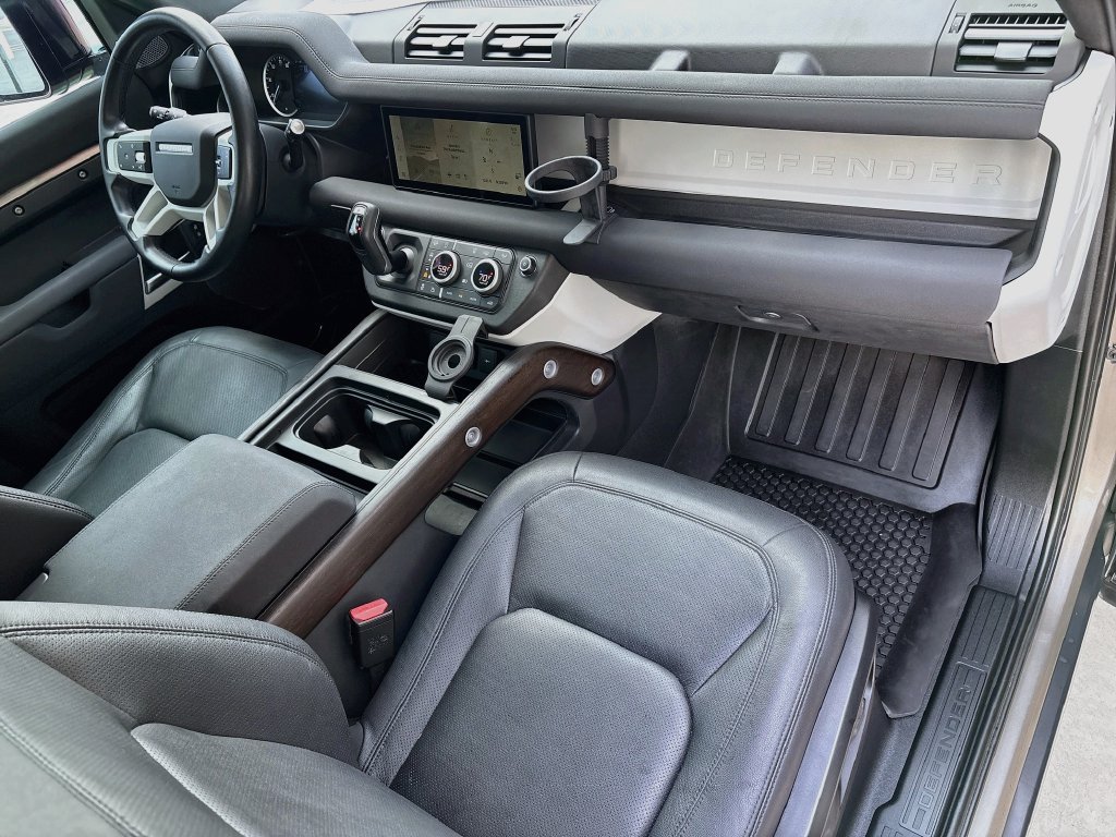 Used 2023 Land Rover Defender 90 S AWD/4WD image 17