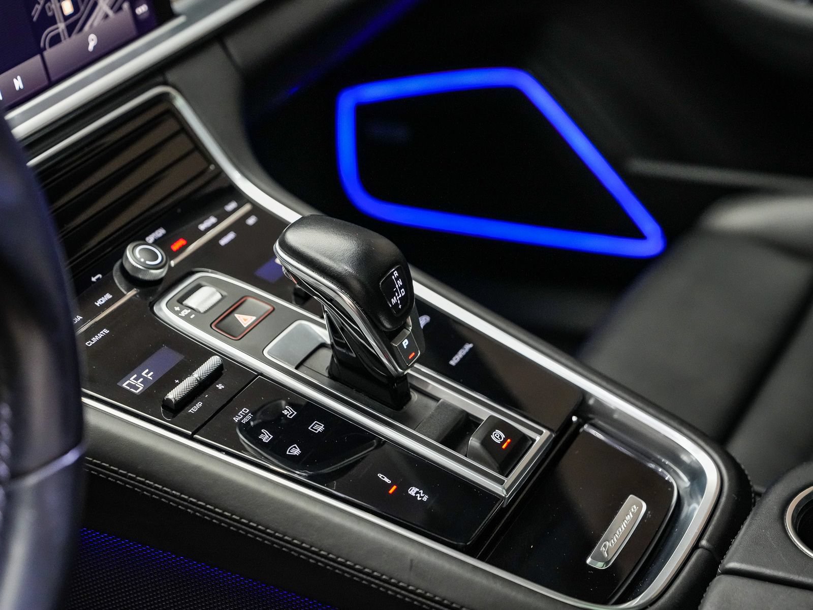 Used 2022 Porsche Panamera 4 E-Hybrid AWD/4WD image 24