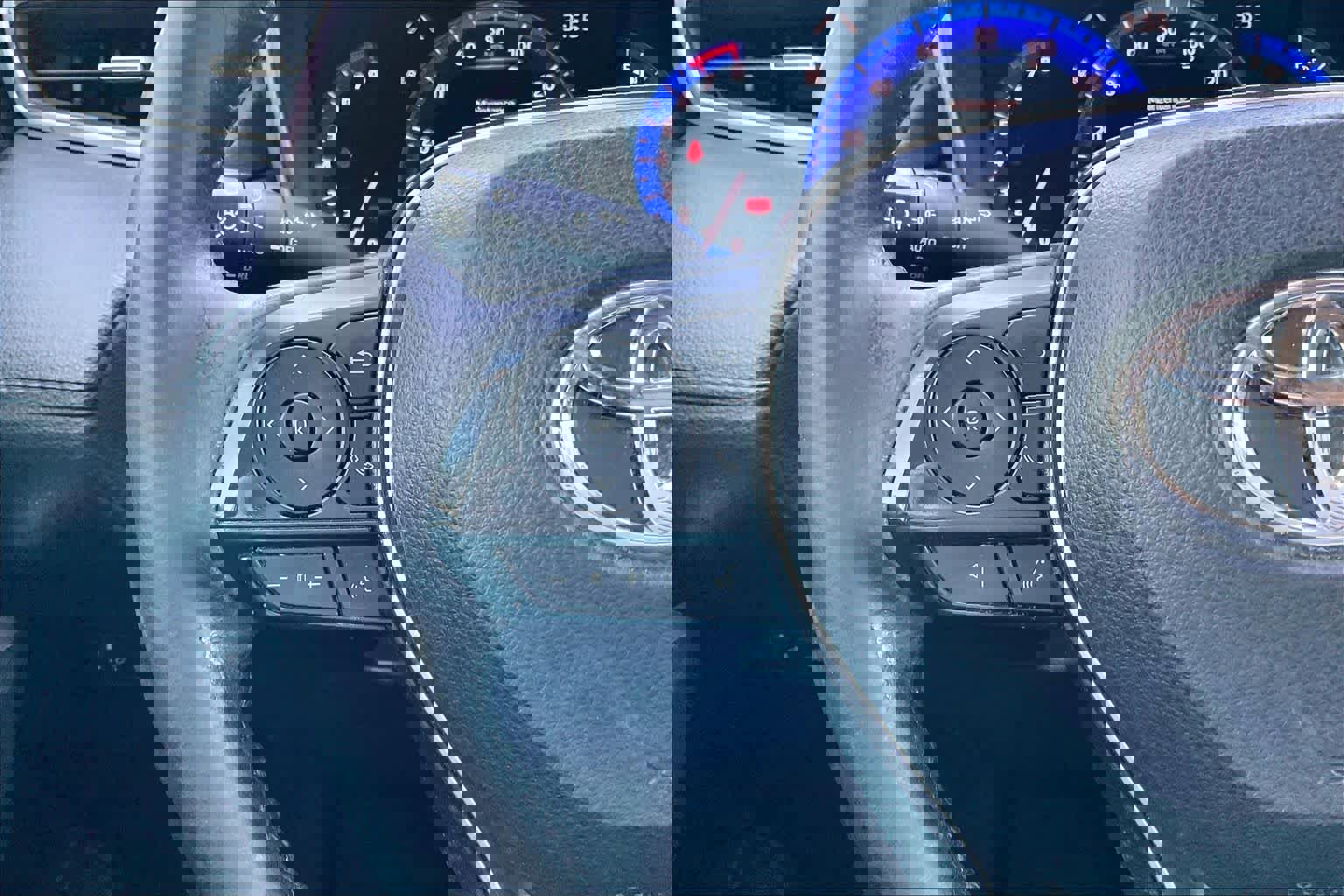 Used 2022 Toyota Corolla Cross XLE w/ Convenience Package image 23