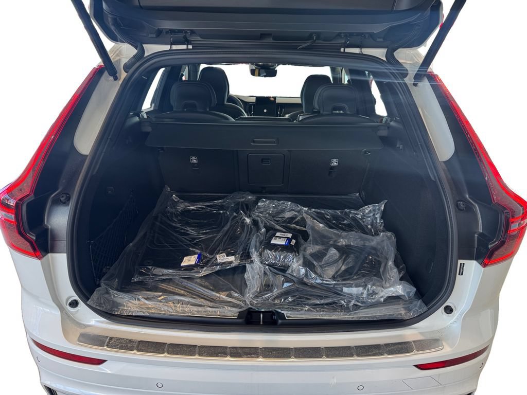 New 2026 Volvo XC60 T8 Polestar w/ Protection Package Premier AWD/4WD image 6