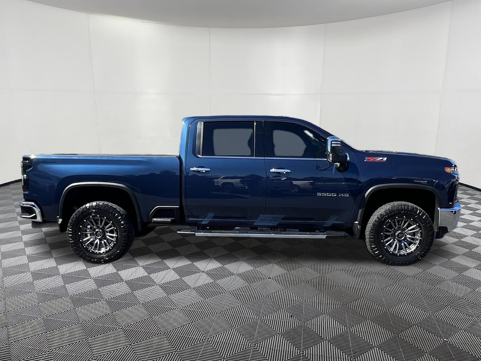 Used 2022 Chevrolet Silverado 3500 LTZ w/ LTZ Convenience Package AWD/4WD image 7