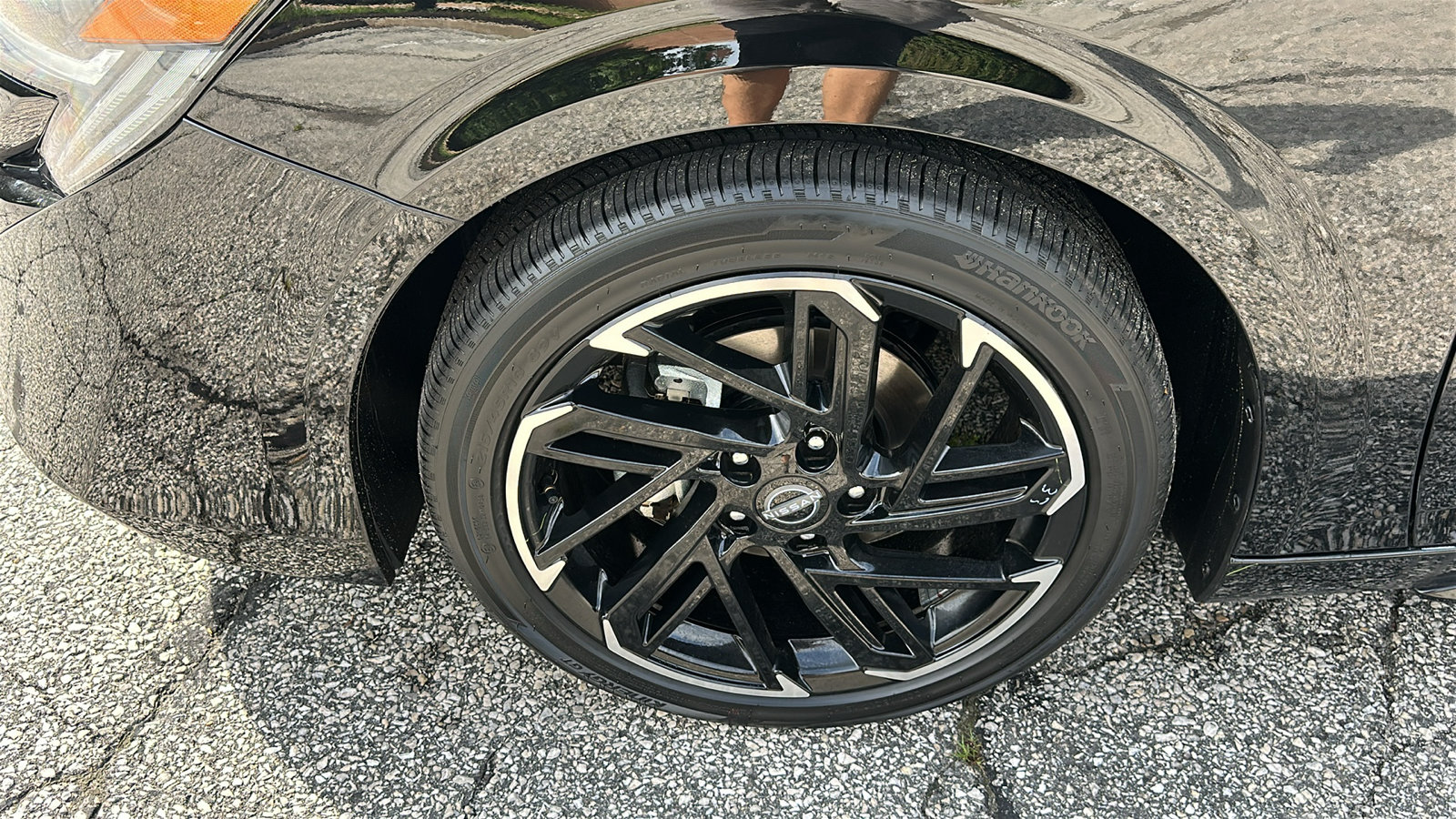 New 2026 Nissan Sentra SR w/ SR Premium Package FWD image 6