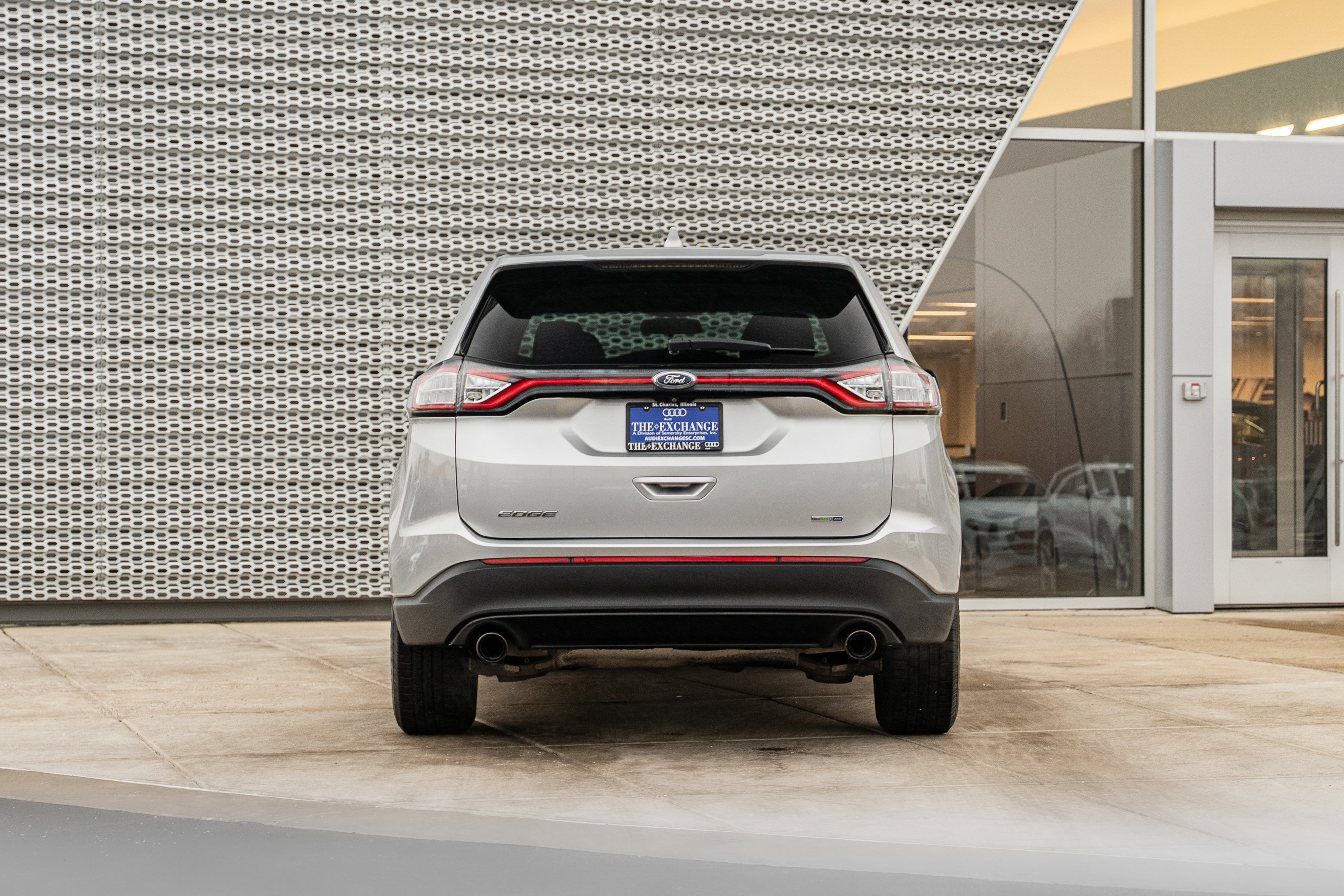 Used 2018 Ford Edge SE image 25
