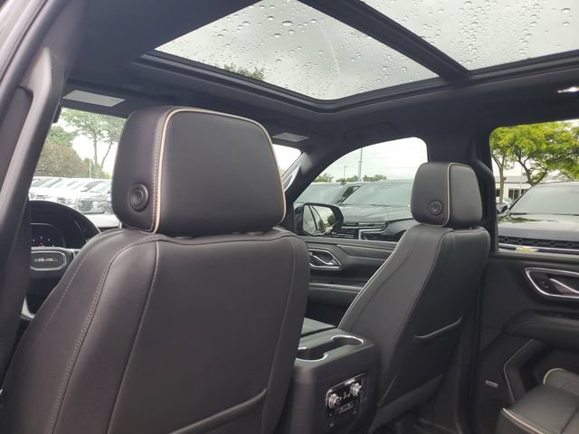 Certified 2023 GMC Yukon XL SLT w/ SLT Premium Package AWD/4WD image 11