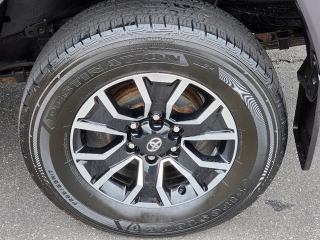 Used 2022 Toyota Tacoma TRD Sport w/ Technology Package AWD/4WD image 15