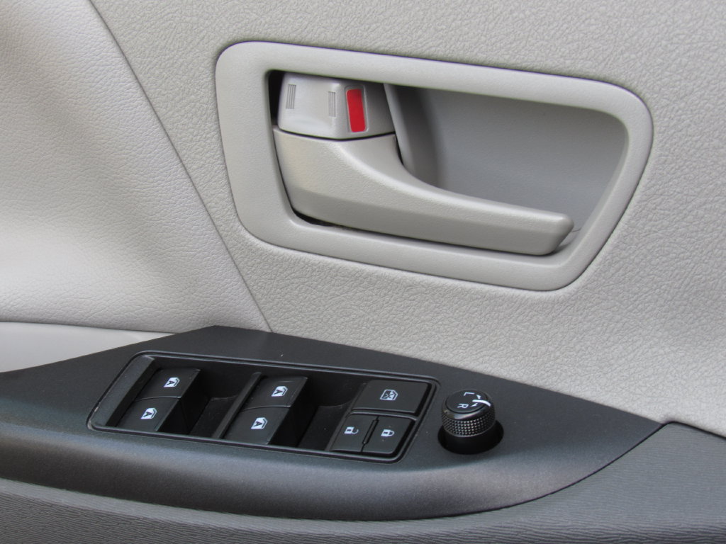 Certified 2020 Toyota Sienna L FWD image 32