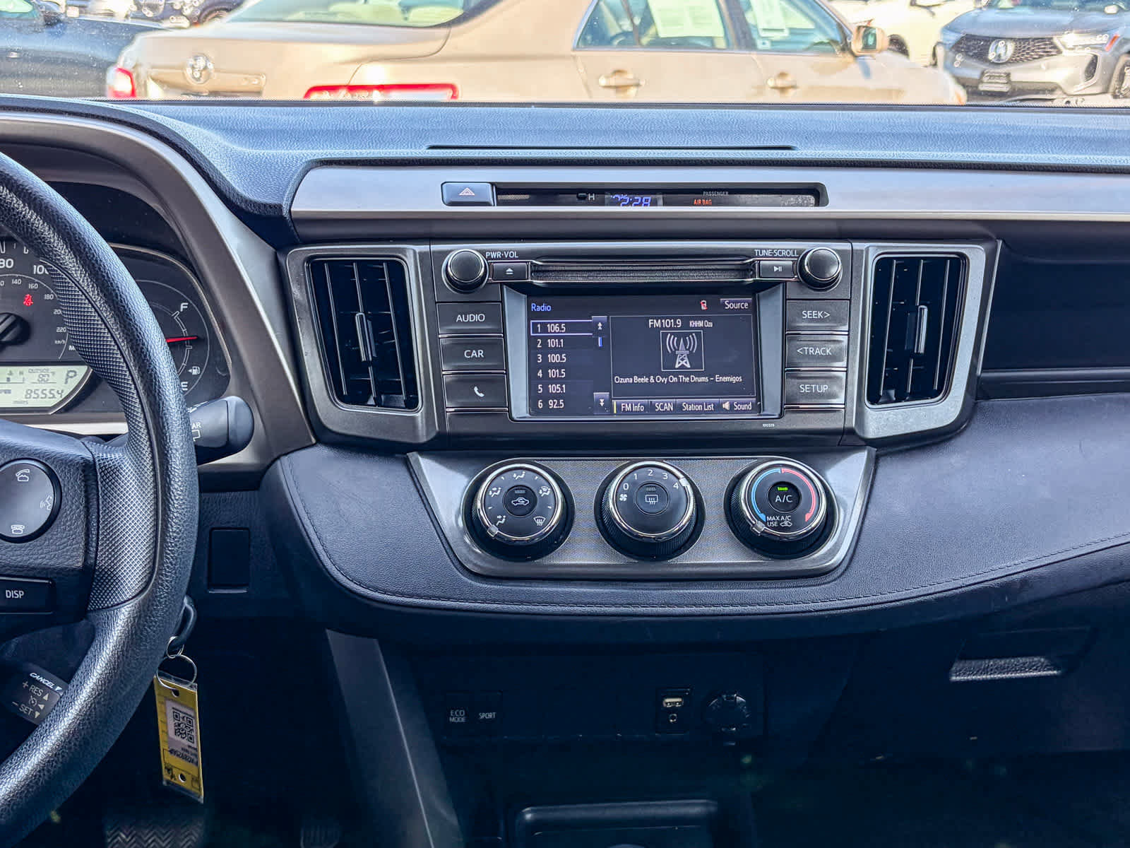 Used 2015 Toyota RAV4 LE image 12