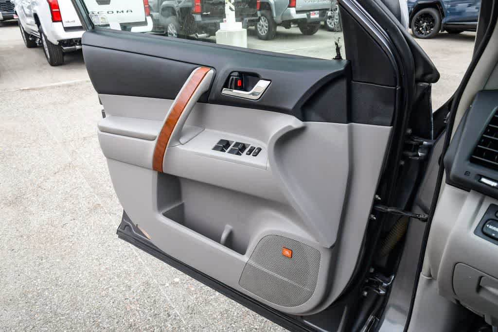 Used 2010 Toyota Highlander Limited image 23