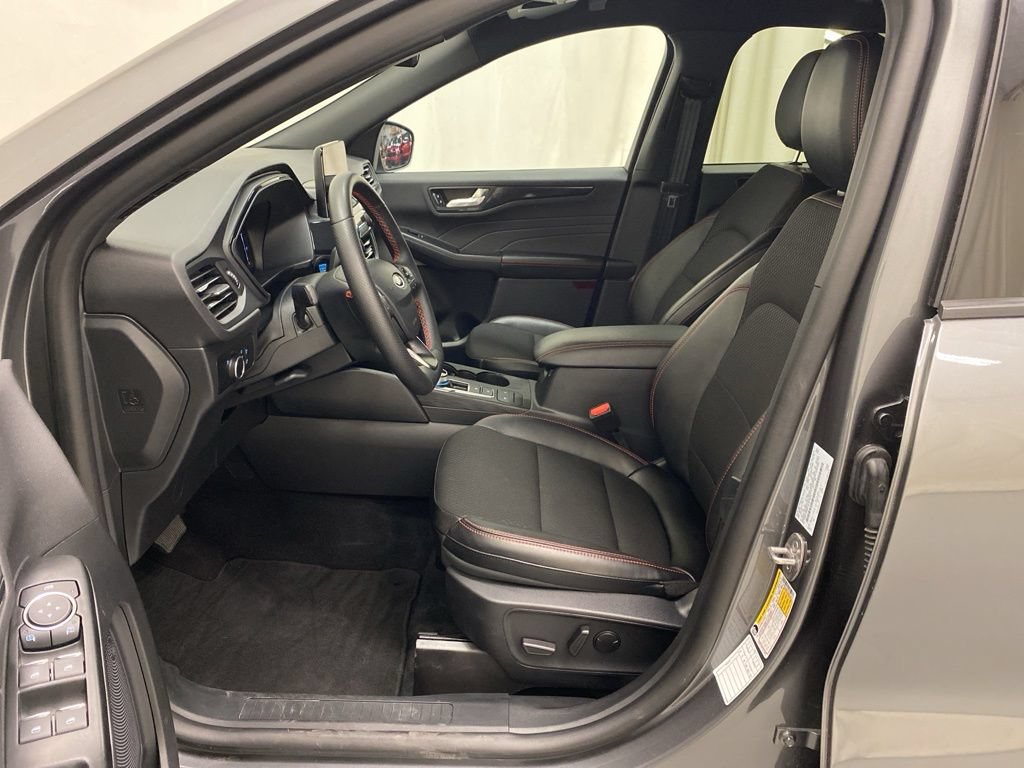 Used 2025 Ford Escape ST-Line AWD/4WD image 14