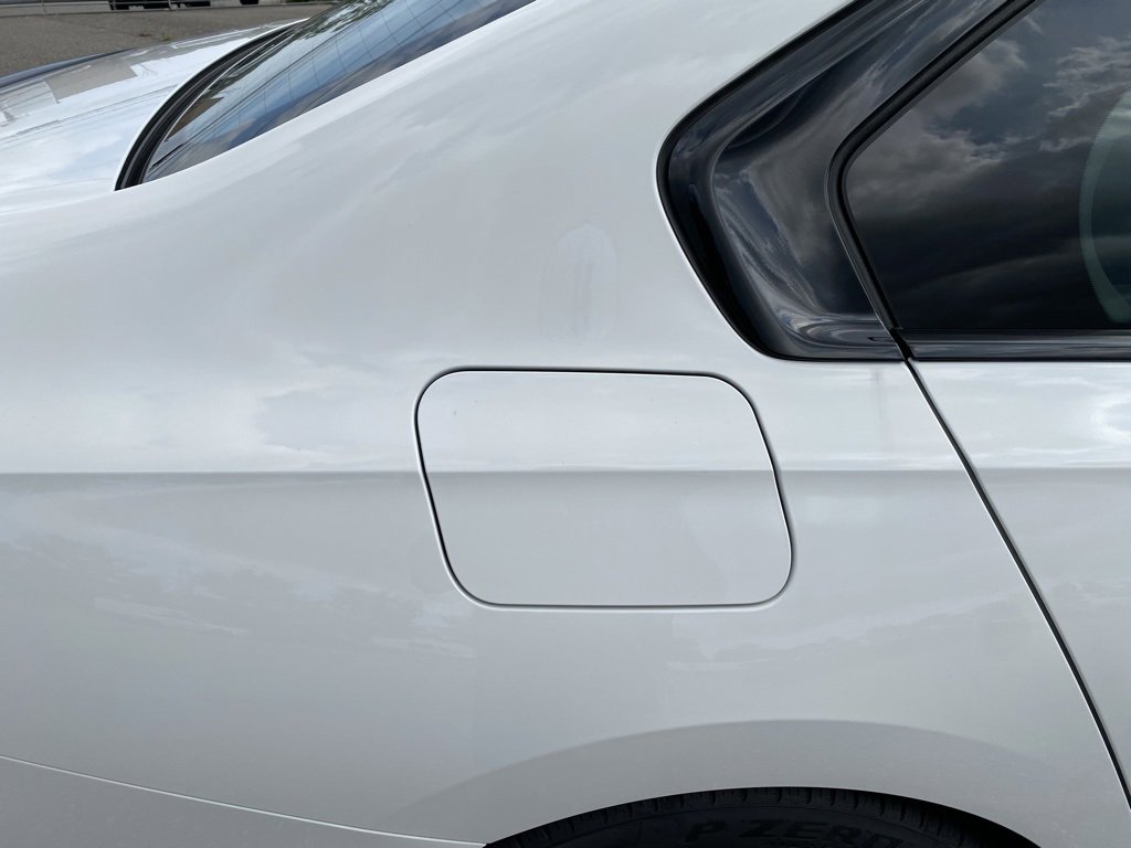 New 2026 BMW 750e xDrive w/ Premium Package image 19