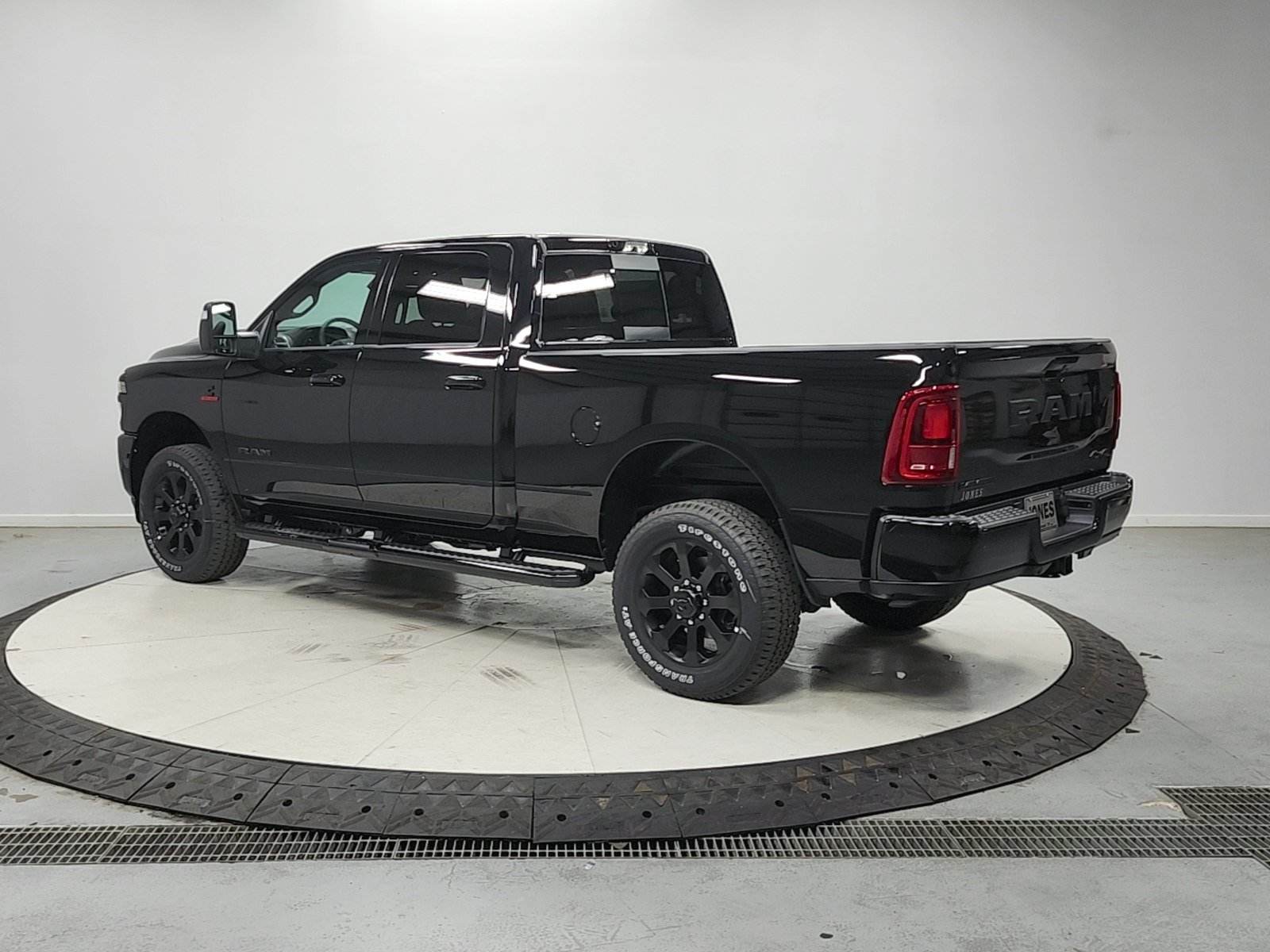 New 2026 RAM 2500 Laramie AWD/4WD image 6