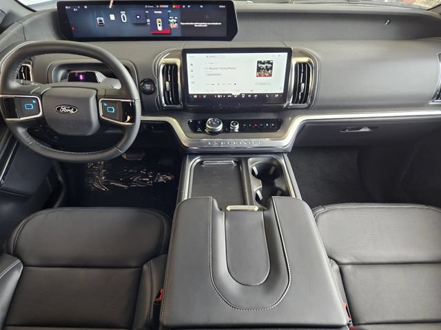 New 2026 Ford Expedition Platinum w/ Stealth Performance Package AWD/4WD image 19