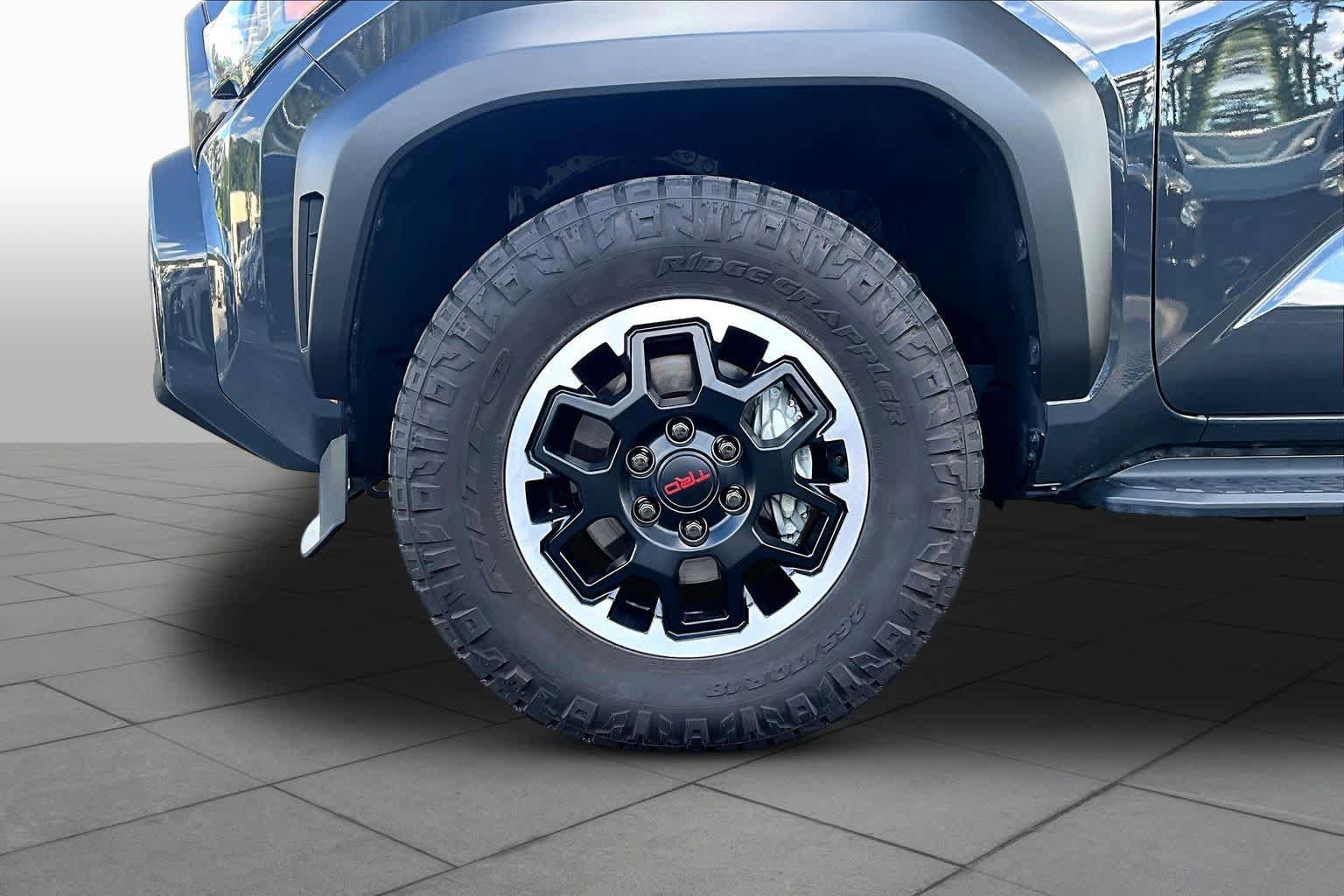 Used 2025 Toyota 4Runner TRD Off-Road Premium AWD/4WD image 11