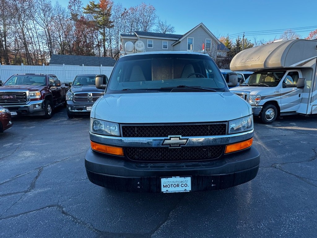 Used 2017 Chevrolet Express 3500 image 9