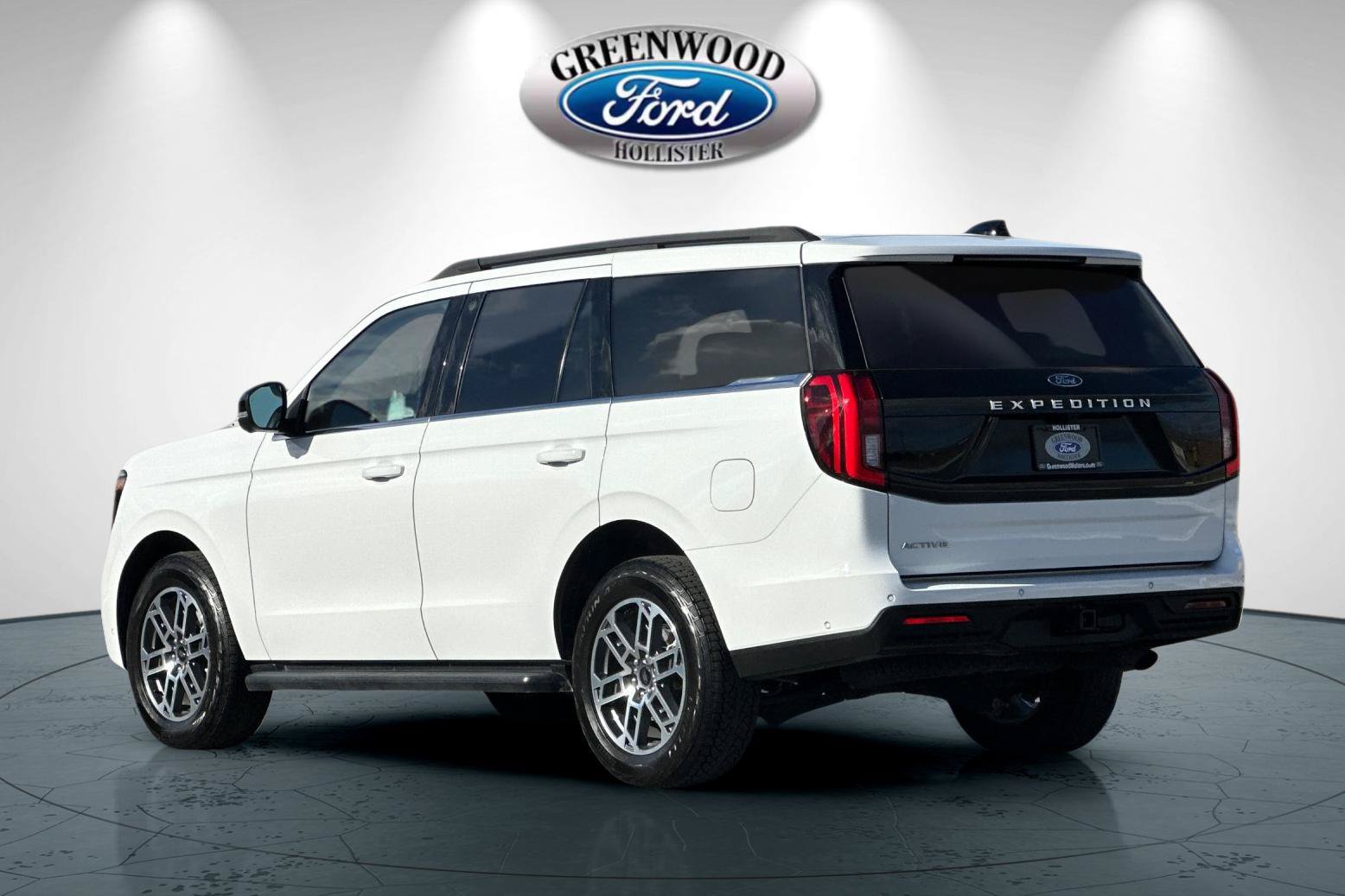 Used 2025 Ford Expedition Active AWD/4WD image 6