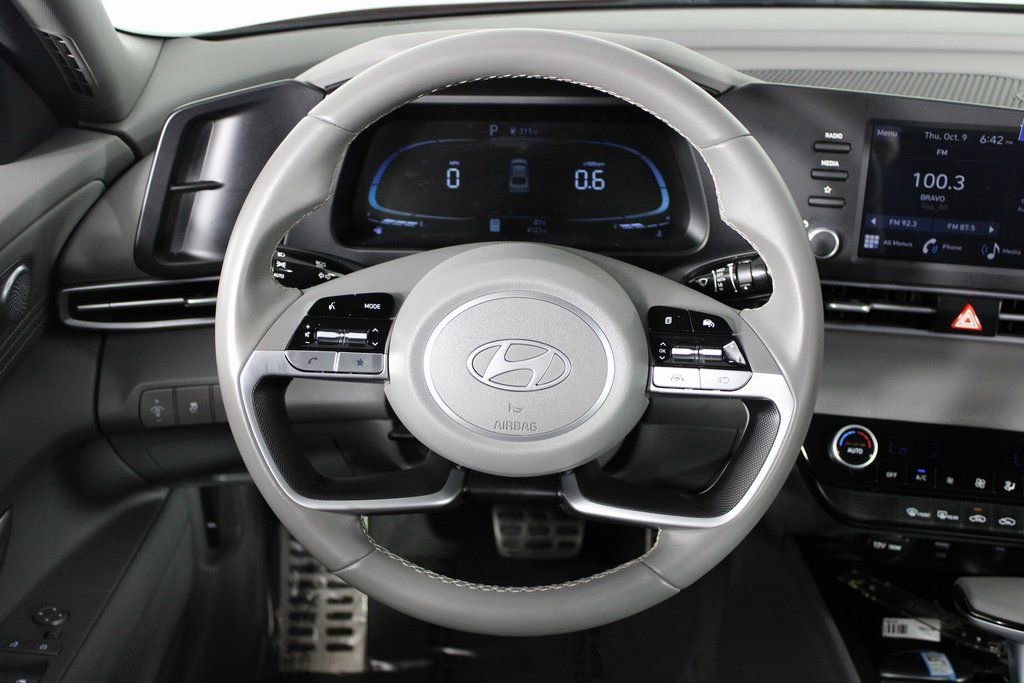 Certified 2025 Hyundai Elantra Sport image 8