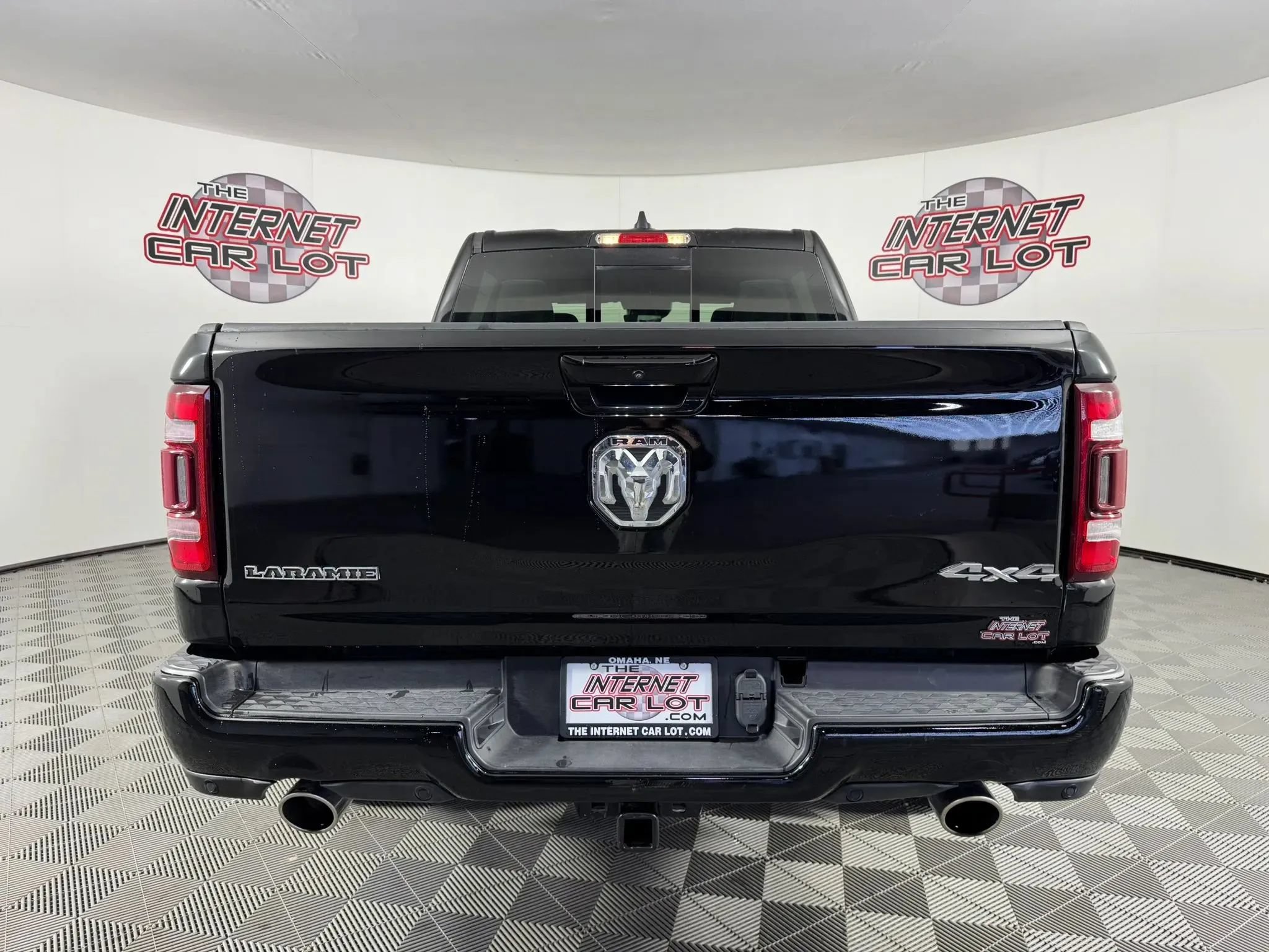 Used 2022 RAM 1500 Laramie w/ Sport Appearance Package AWD/4WD image 6