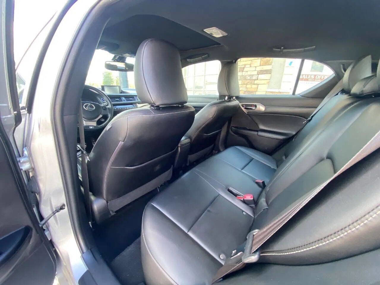 Used 2014 Lexus CT 200h Base 4dr Hatchback image 10