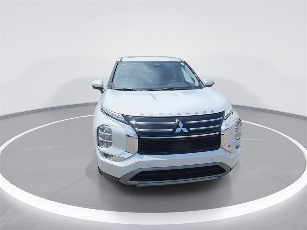 New 2025 Mitsubishi Outlander SE image 3