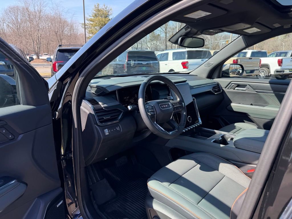 Used 2024 GMC Acadia AT4 w/ Luxury Package image 19