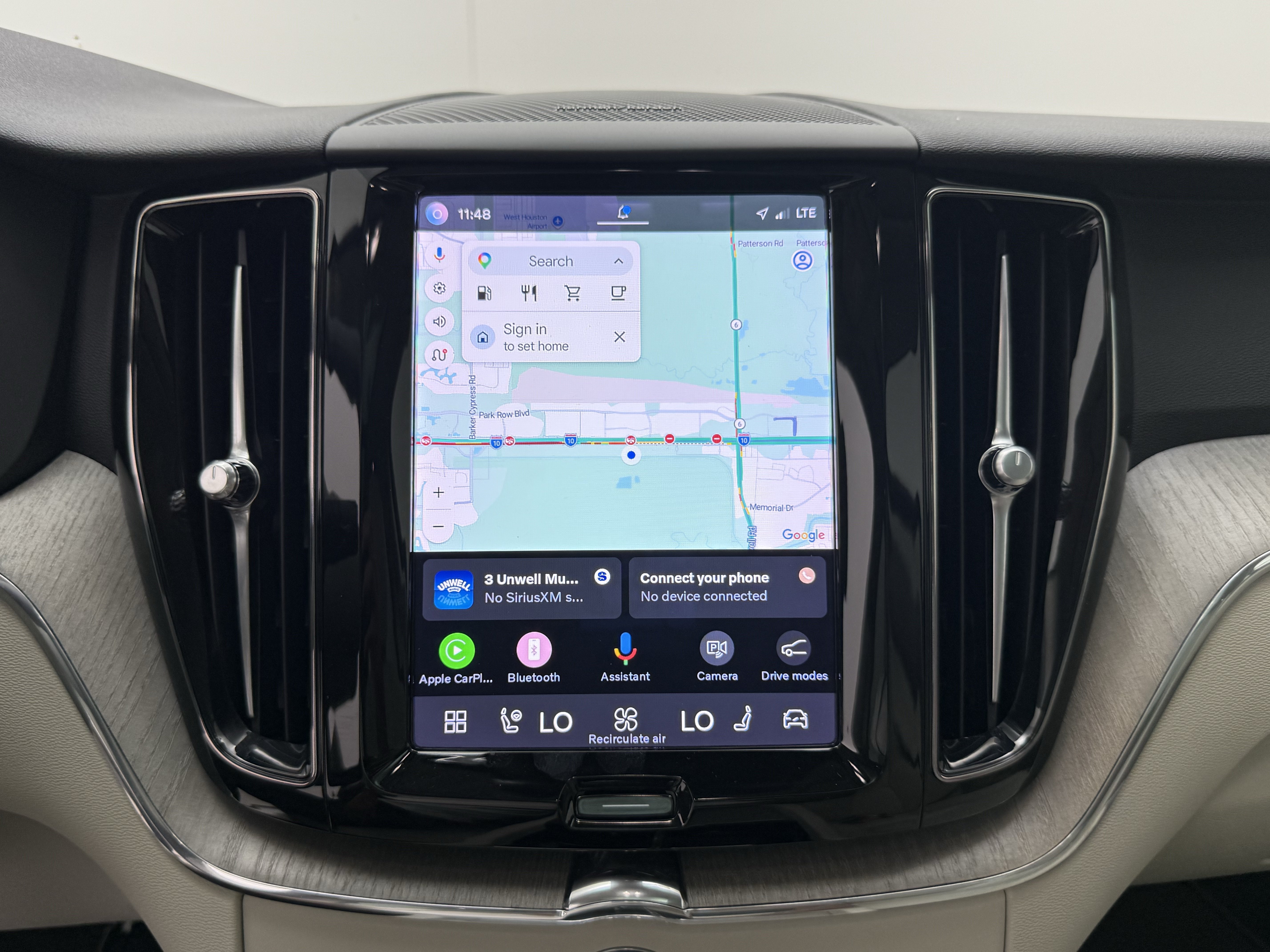Certified 2023 Volvo XC60 B5 Plus w/ Climate Package FWD image 17
