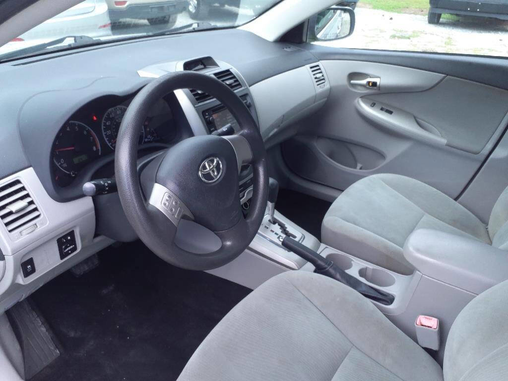 Used 2013 Toyota Corolla LE Special Edition FWD image 12