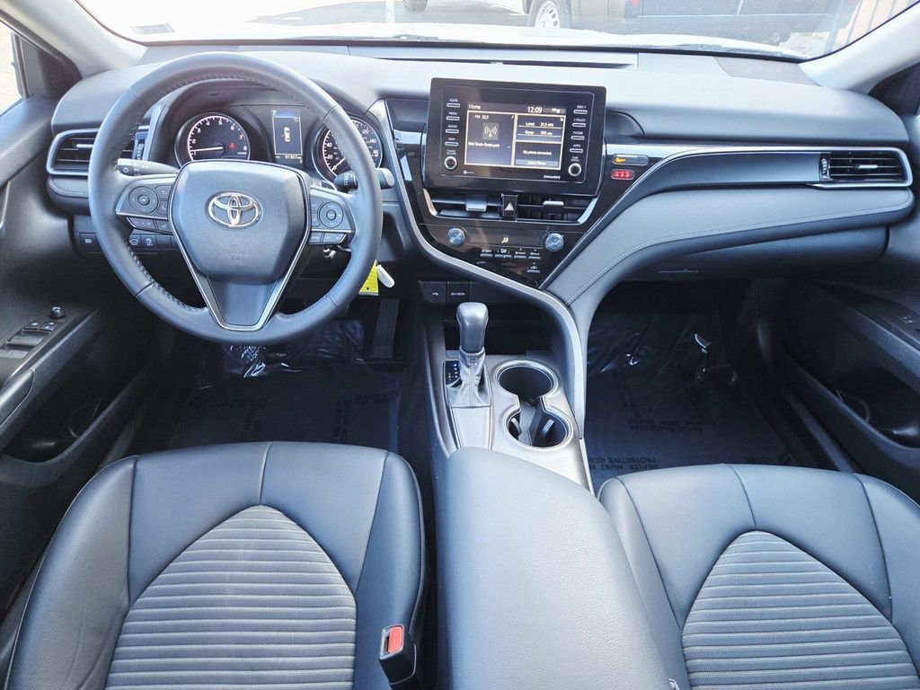 Used 2021 Toyota Camry SE image 9