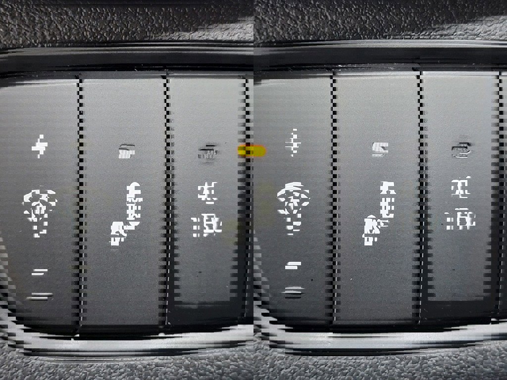 Used 2016 Kia Sorento SX image 25