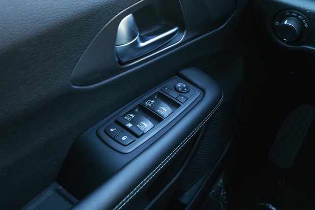 New 2026 Chrysler Voyager LX image 21