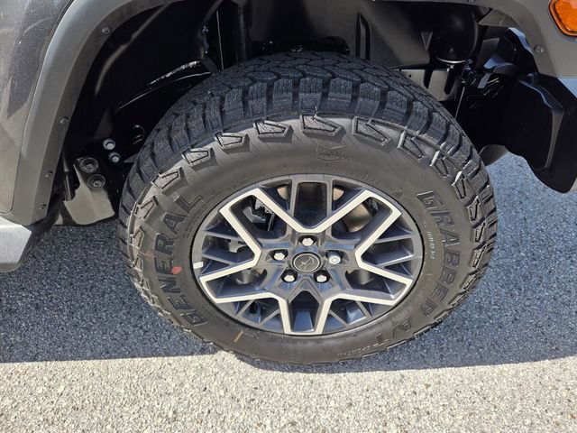 New 2026 Jeep Wrangler Unlimited Sahara AWD/4WD image 20