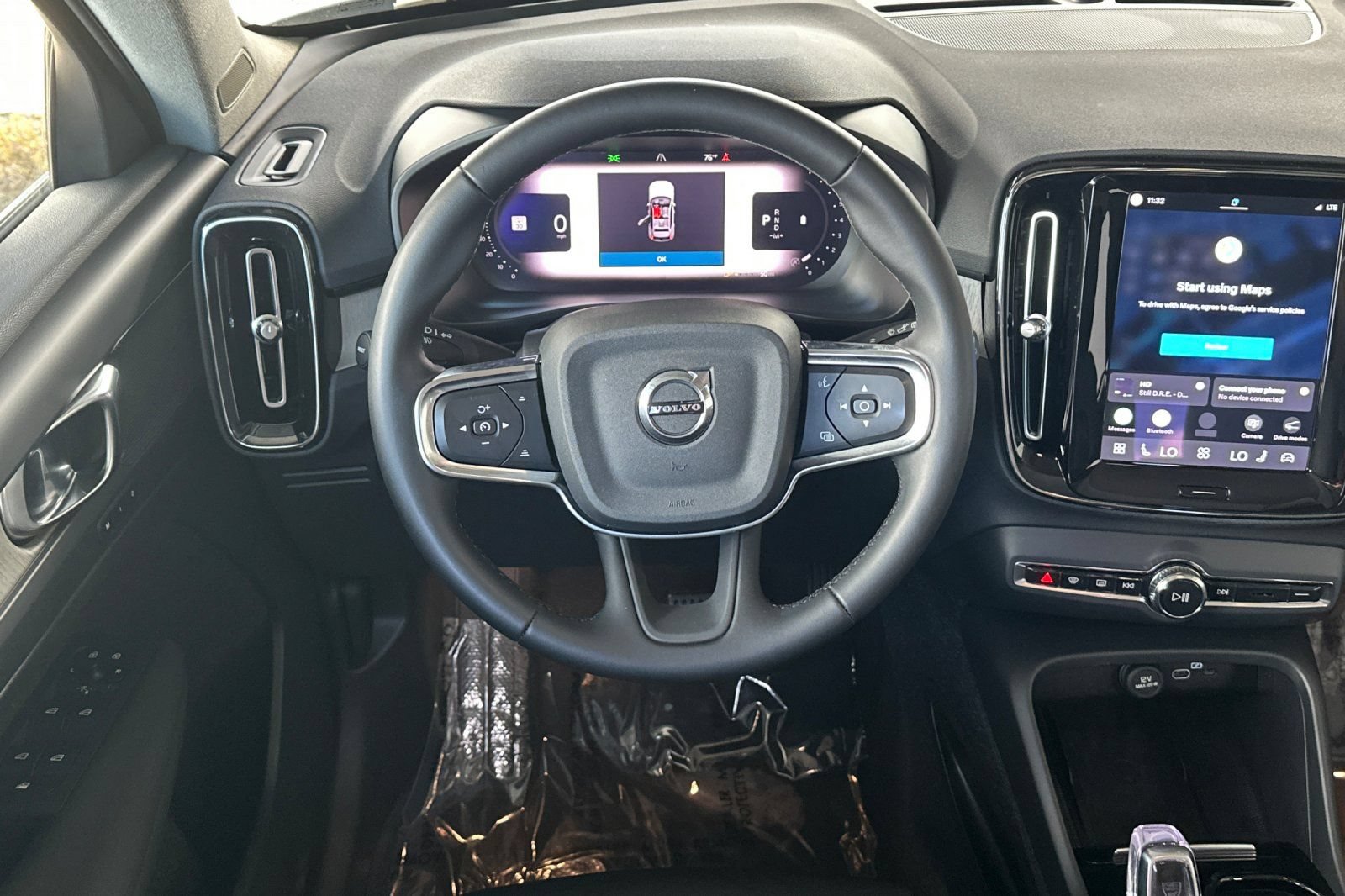 Certified 2023 Volvo XC40 B4 Plus FWD image 17