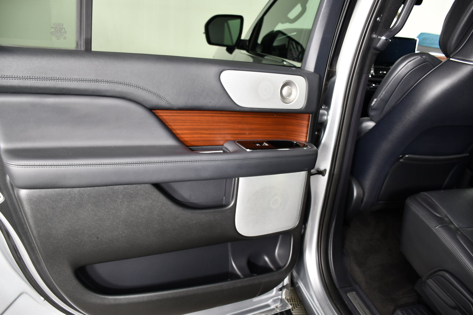 Used 2023 Lincoln Navigator L Reserve AWD/4WD image 51