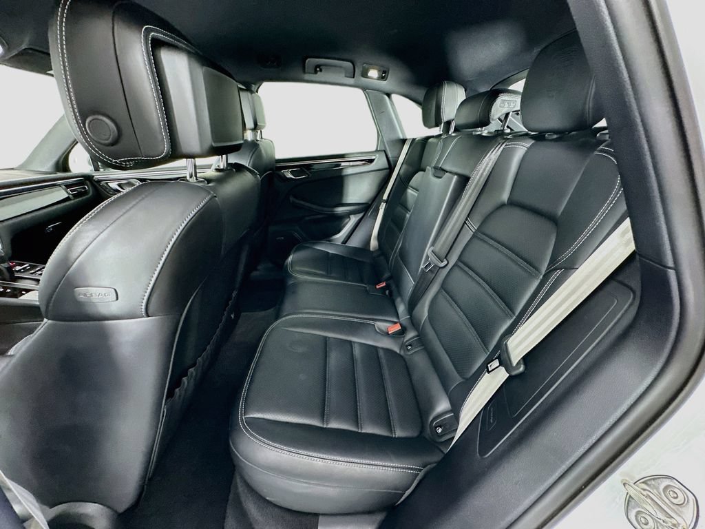 Certified 2024 Porsche Macan Turbo AWD/4WD image 23