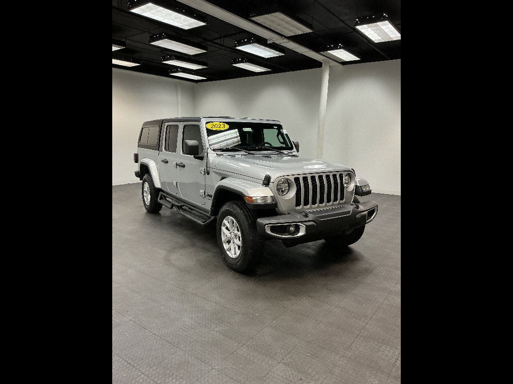 Used 2023 Jeep Gladiator Sport image 7