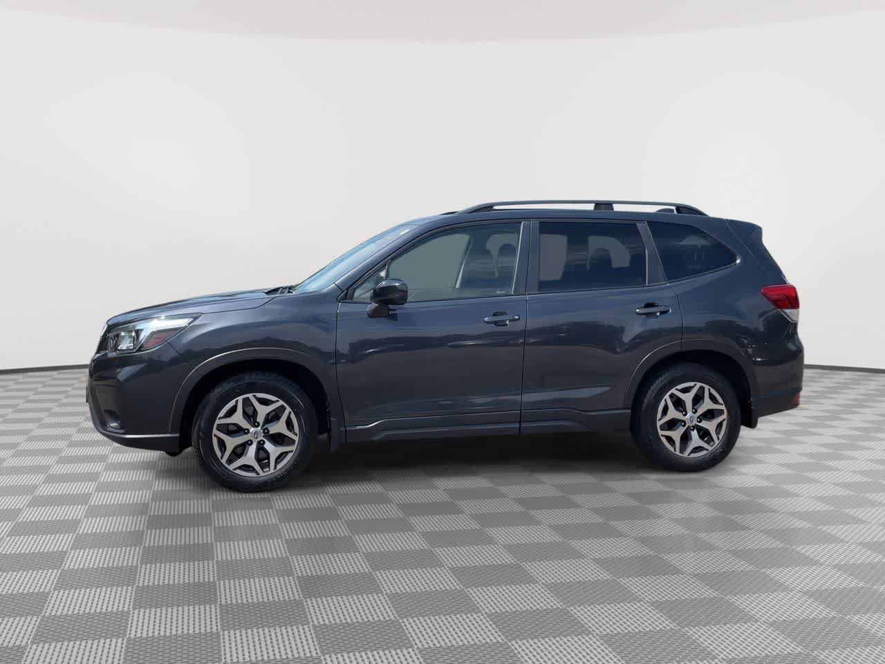 Used 2019 Subaru Forester Premium w/ All-Weather Package AWD/4WD image 5