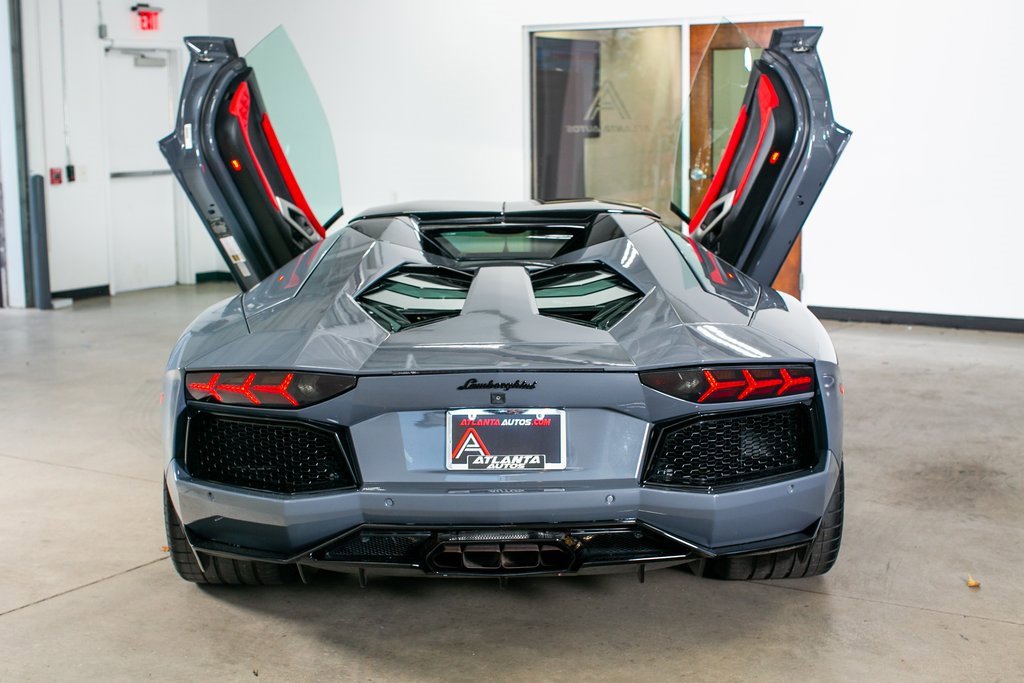 Used 2013 Lamborghini Aventador LP 700-4 image 11