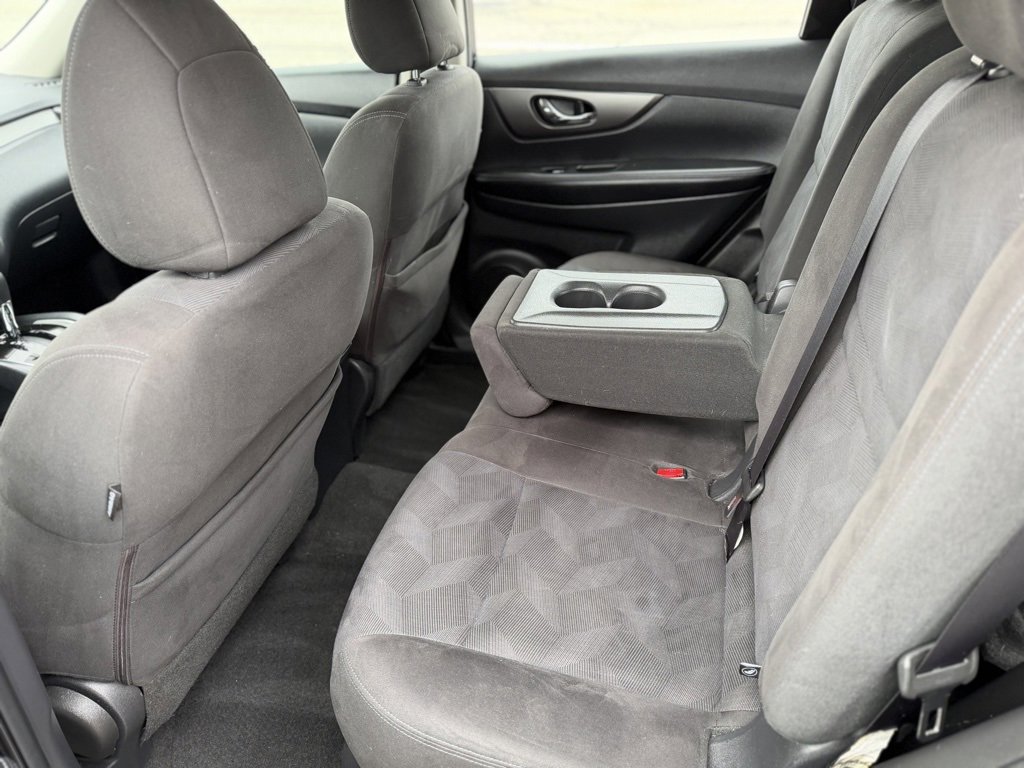 Used 2015 Nissan Rogue S image 9