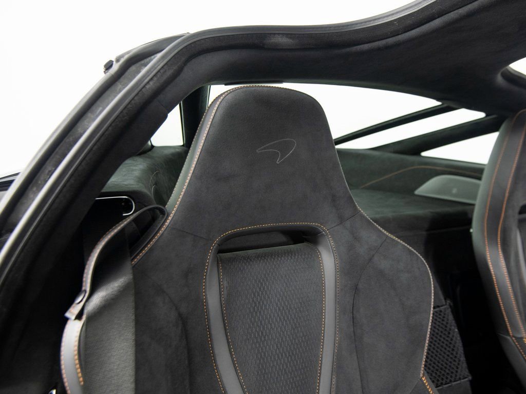 Used 2025 McLaren 750S image 32
