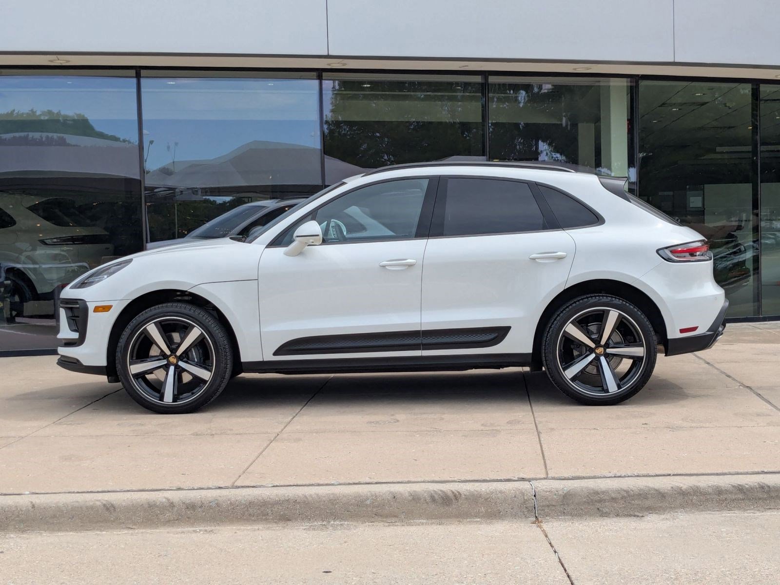 Certified 2026 Porsche Macan AWD/4WD video 2