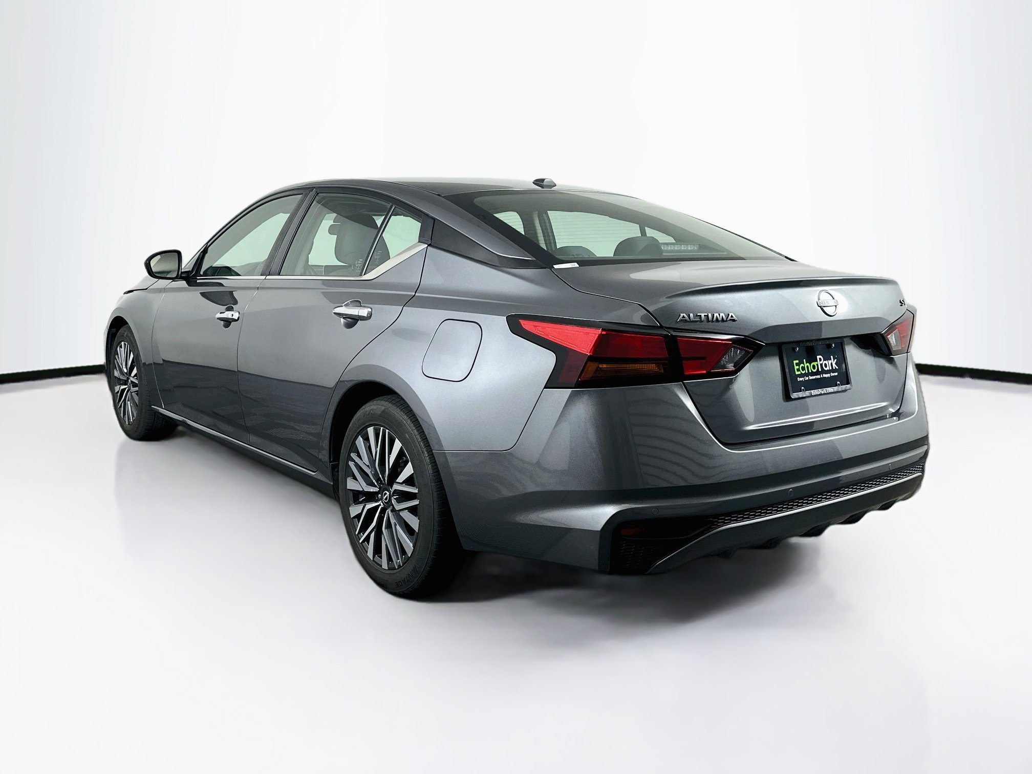 Used 2024 Nissan Altima 2.5 SV FWD image 5