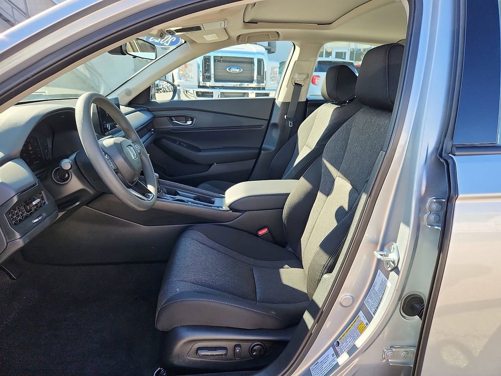 Certified 2025 Honda Accord SE image 8