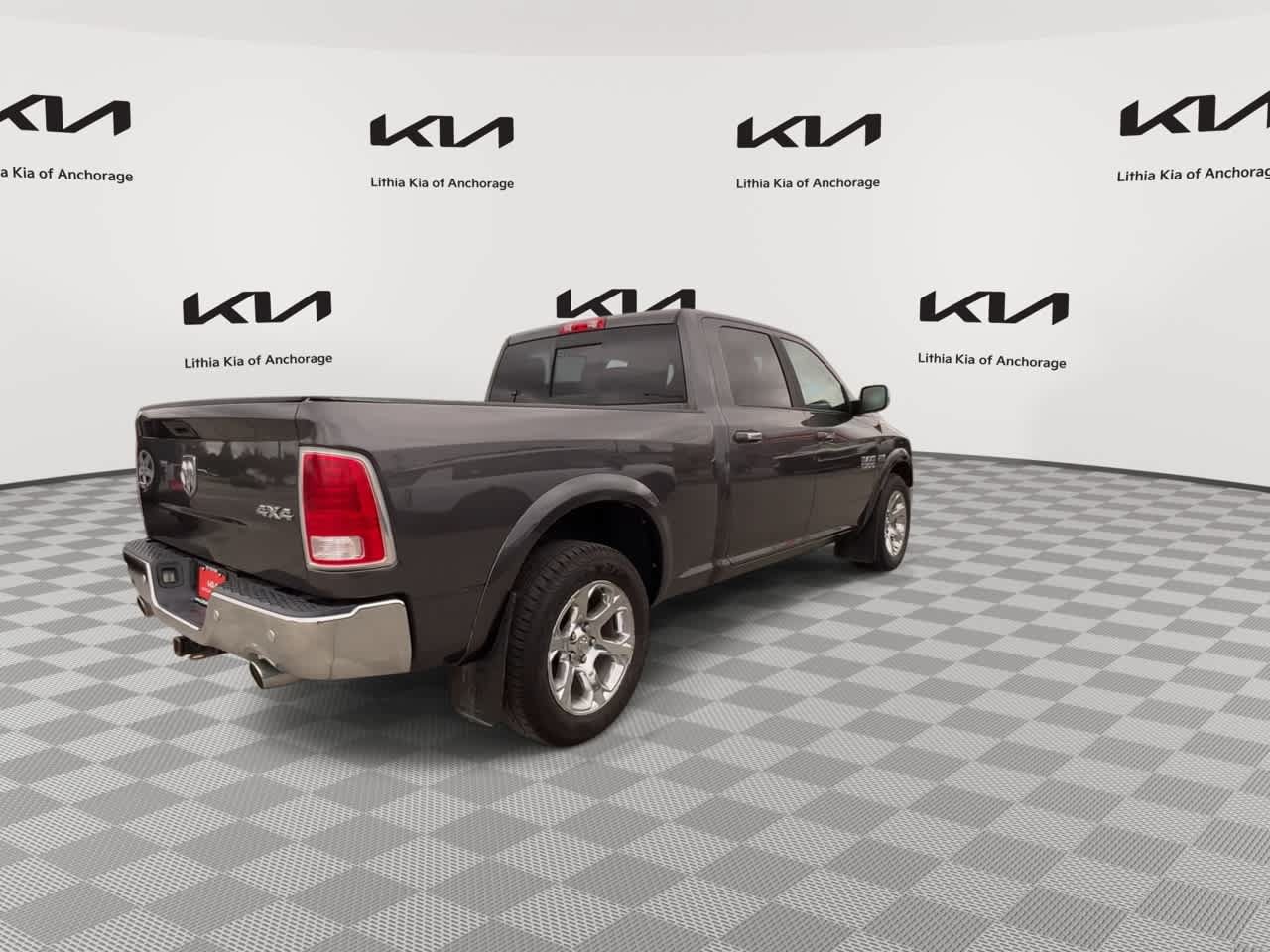 Used 2016 RAM 1500 Laramie AWD/4WD image 2