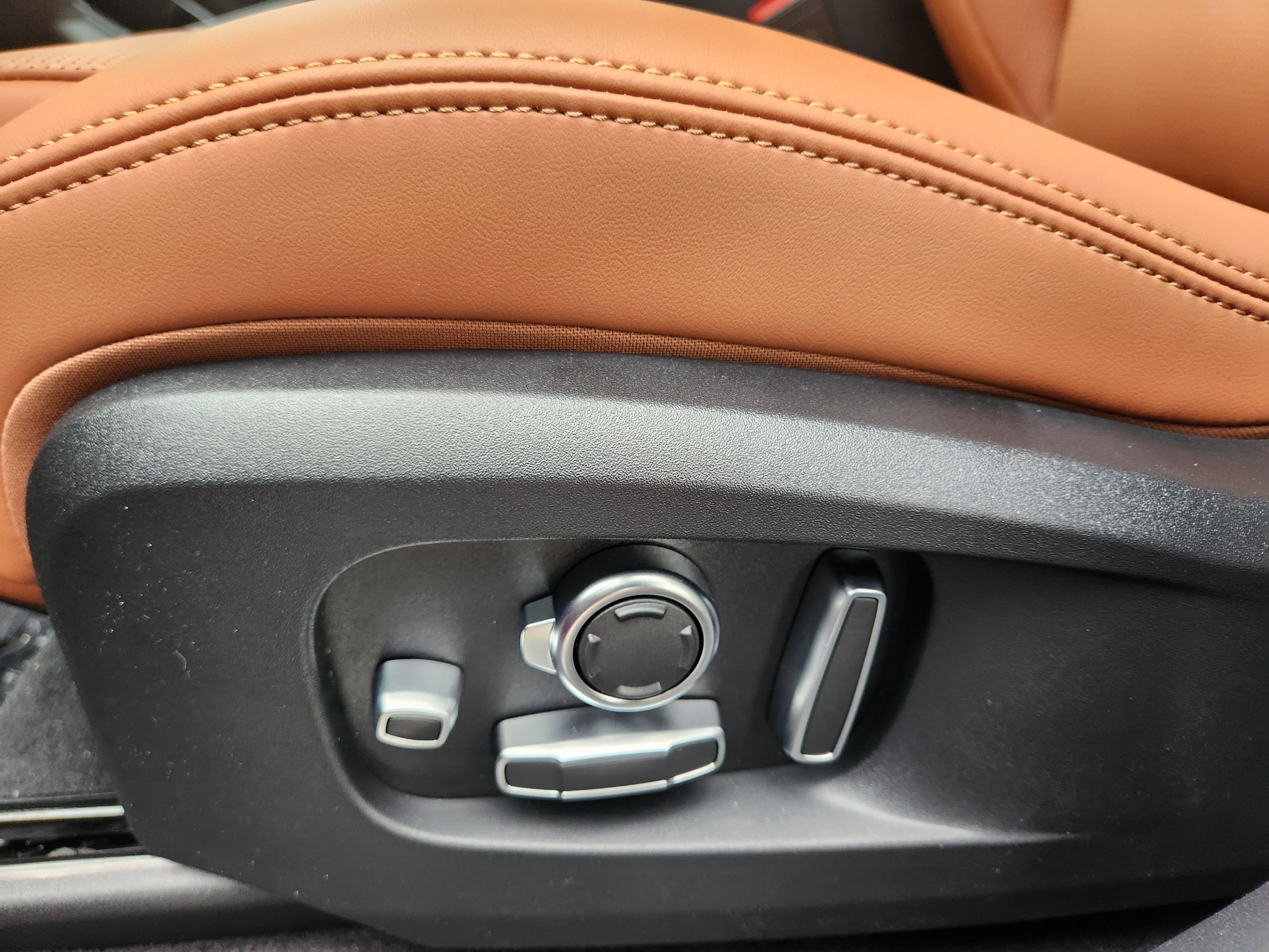 New 2026 Jaguar F-PACE R-Dynamic S image 12