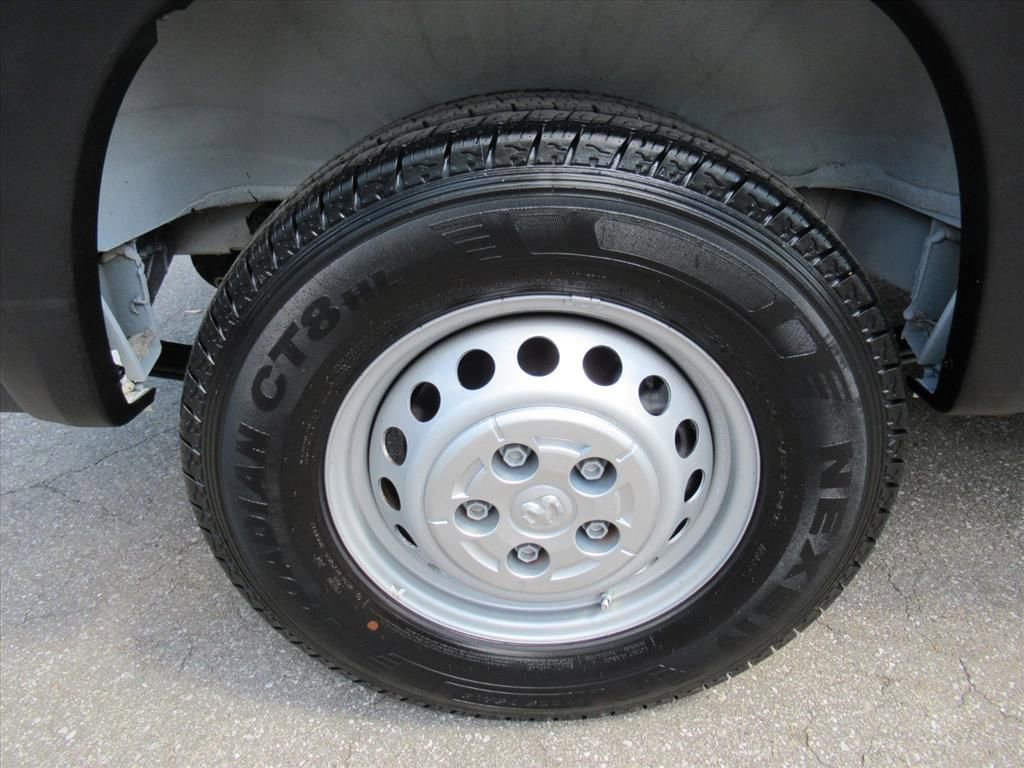 Used 2025 RAM ProMaster 2500 w/ Convenience Group FWD image 8