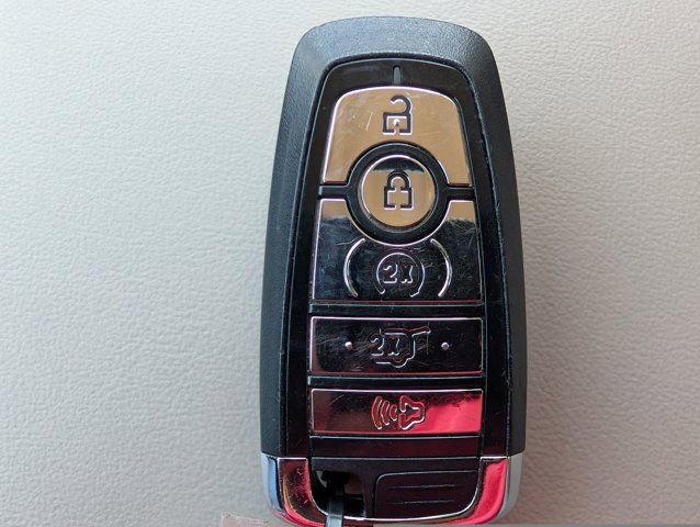 Used 2022 Lincoln Nautilus FWD w/ Premium Package image 28