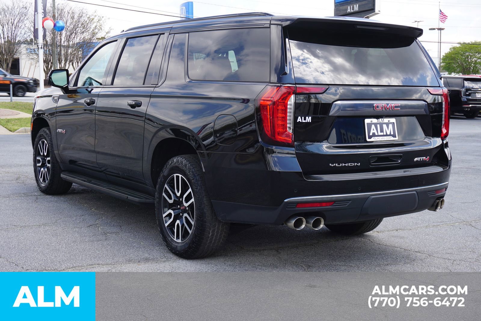 Used 2024 GMC Yukon XL AT4 w/ Technology Package image 8