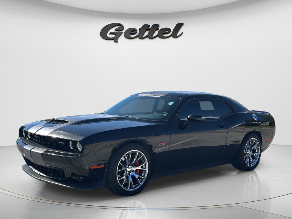 Used 2015 Dodge Challenger SRT RWD image 1