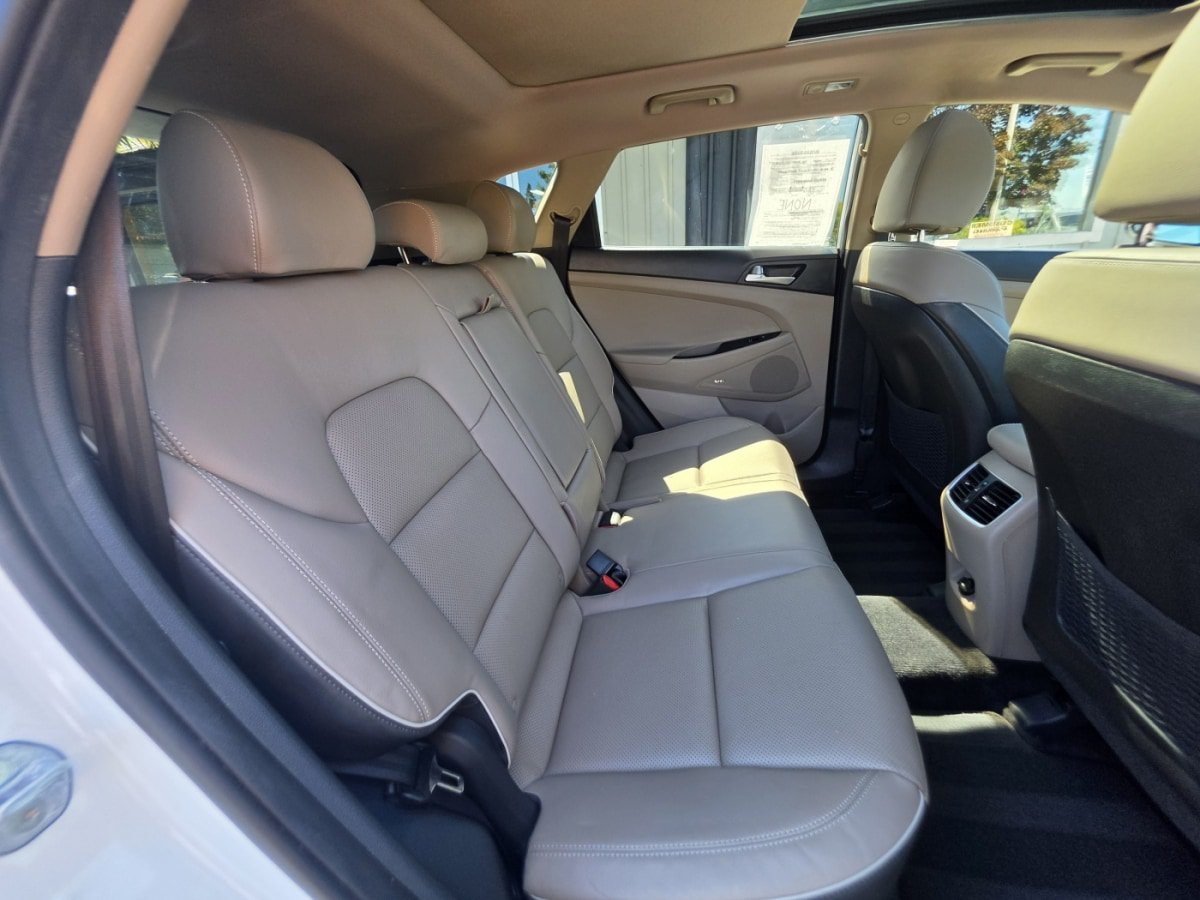 Used 2020 Hyundai Tucson Ultimate w/ Cargo Package AWD/4WD image 11